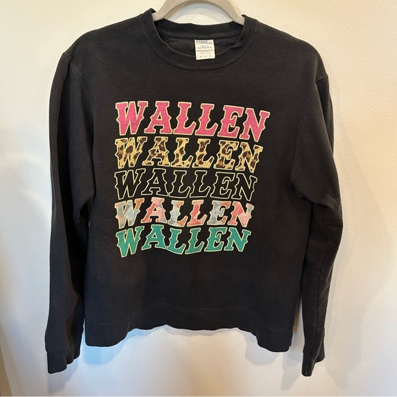 Morgan Wallen Black Sweatshirt with Multicolor Graphic - Picture 1 of 4